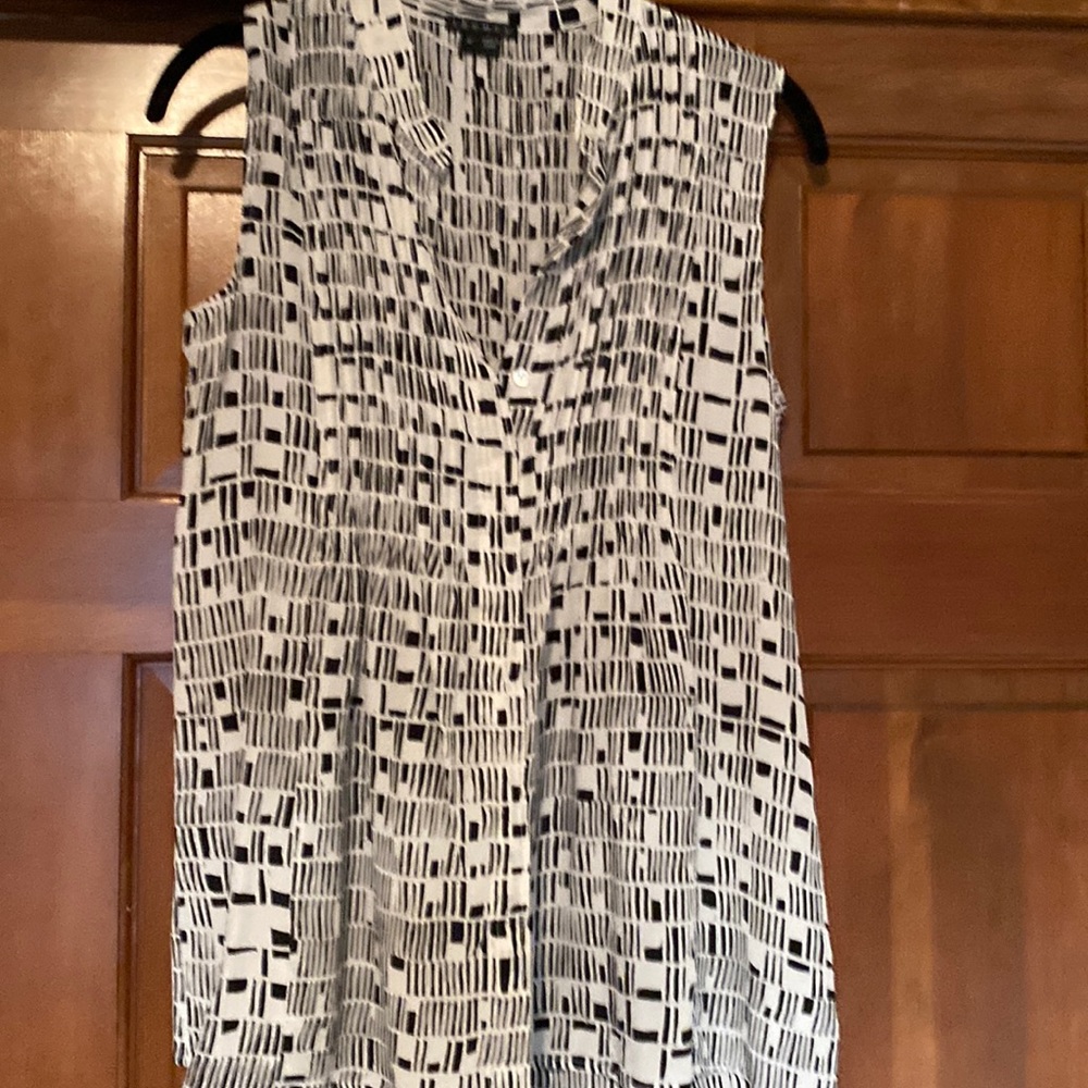 Theory Button down short sleeve blouse